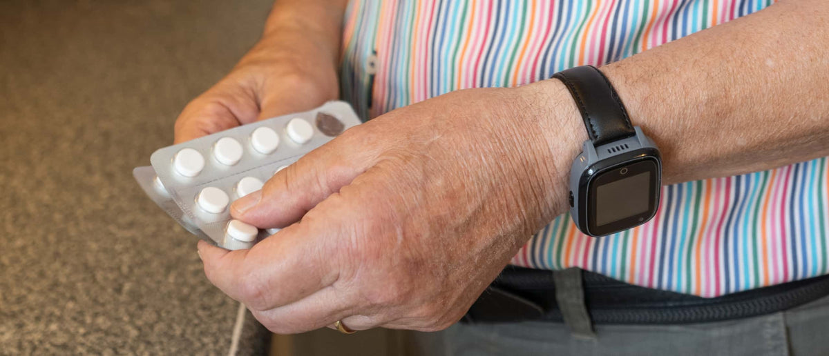 Medicijnhorloge met medicijnalarm voor Senioren met medicijn herinnering en app
