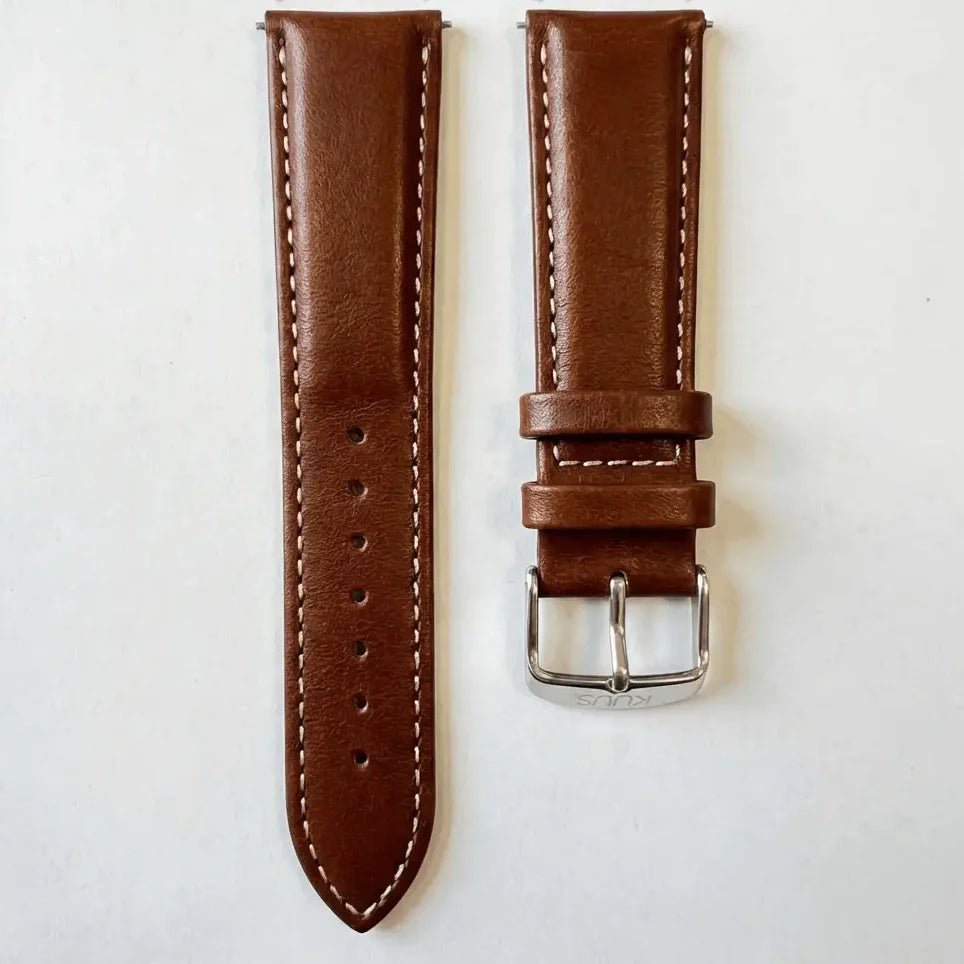 Lederarmband an einer KUUS Notfalluhr